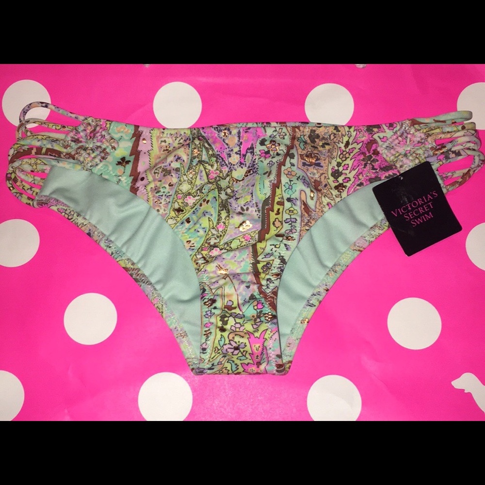 NWT VS “The Cheeky” Swim bottom - xs